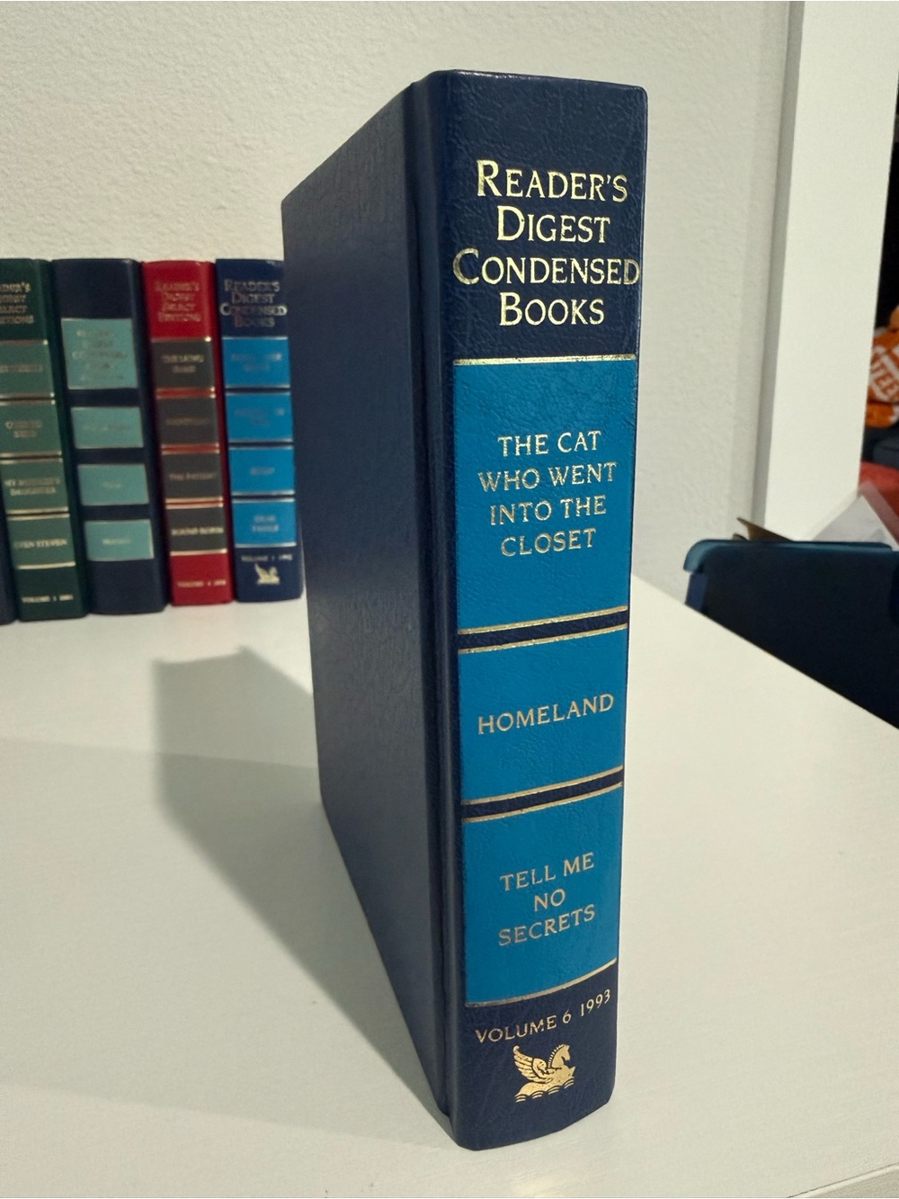 Readers digest 1993 Condensed Books - Blue Decorative Book